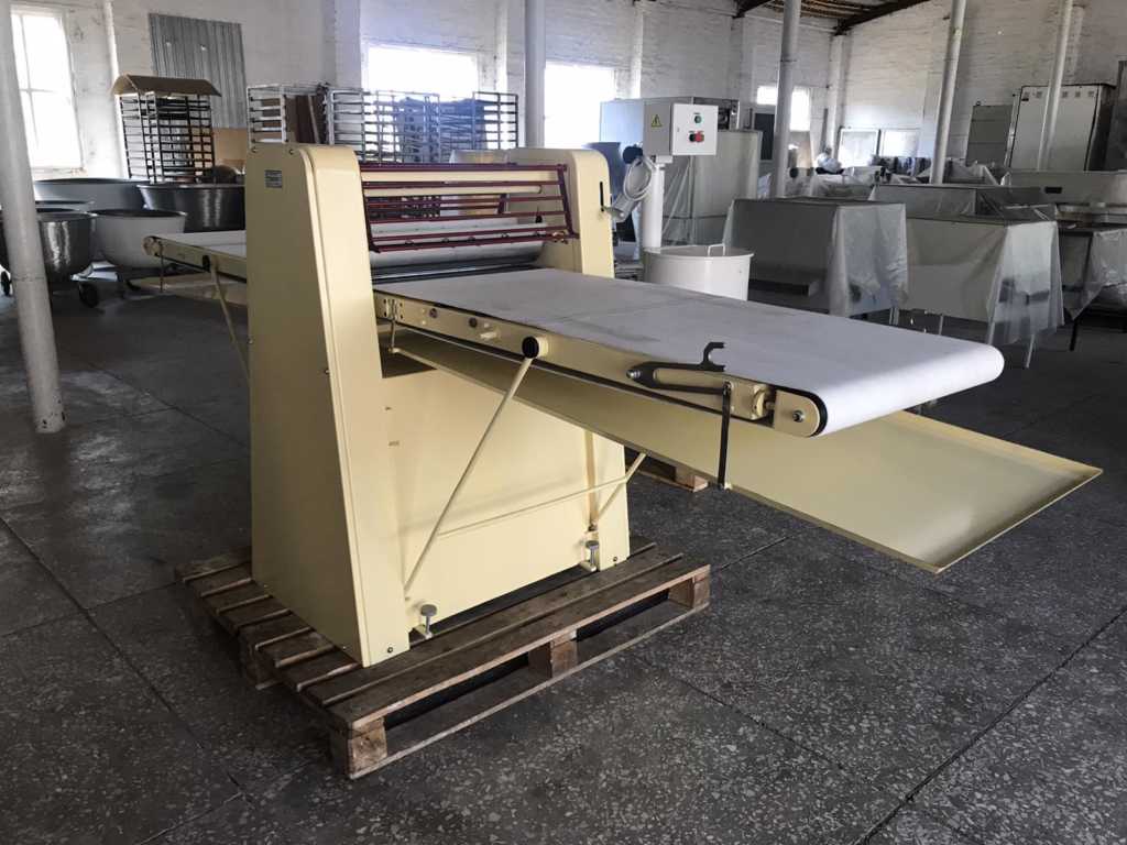 Тестораскаточная машина МНРТ-130/600