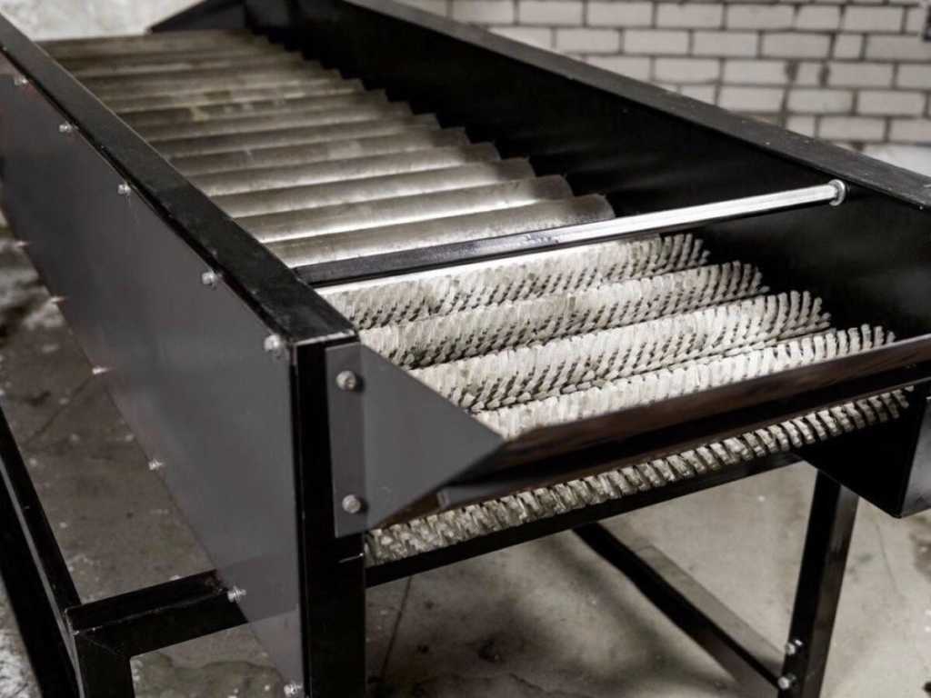 Стол первичной очистки чеснока