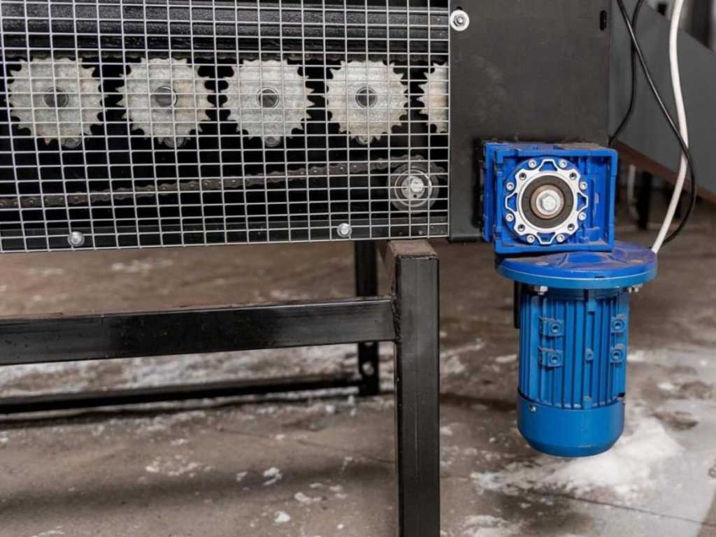 Стол первичной очистки чеснока